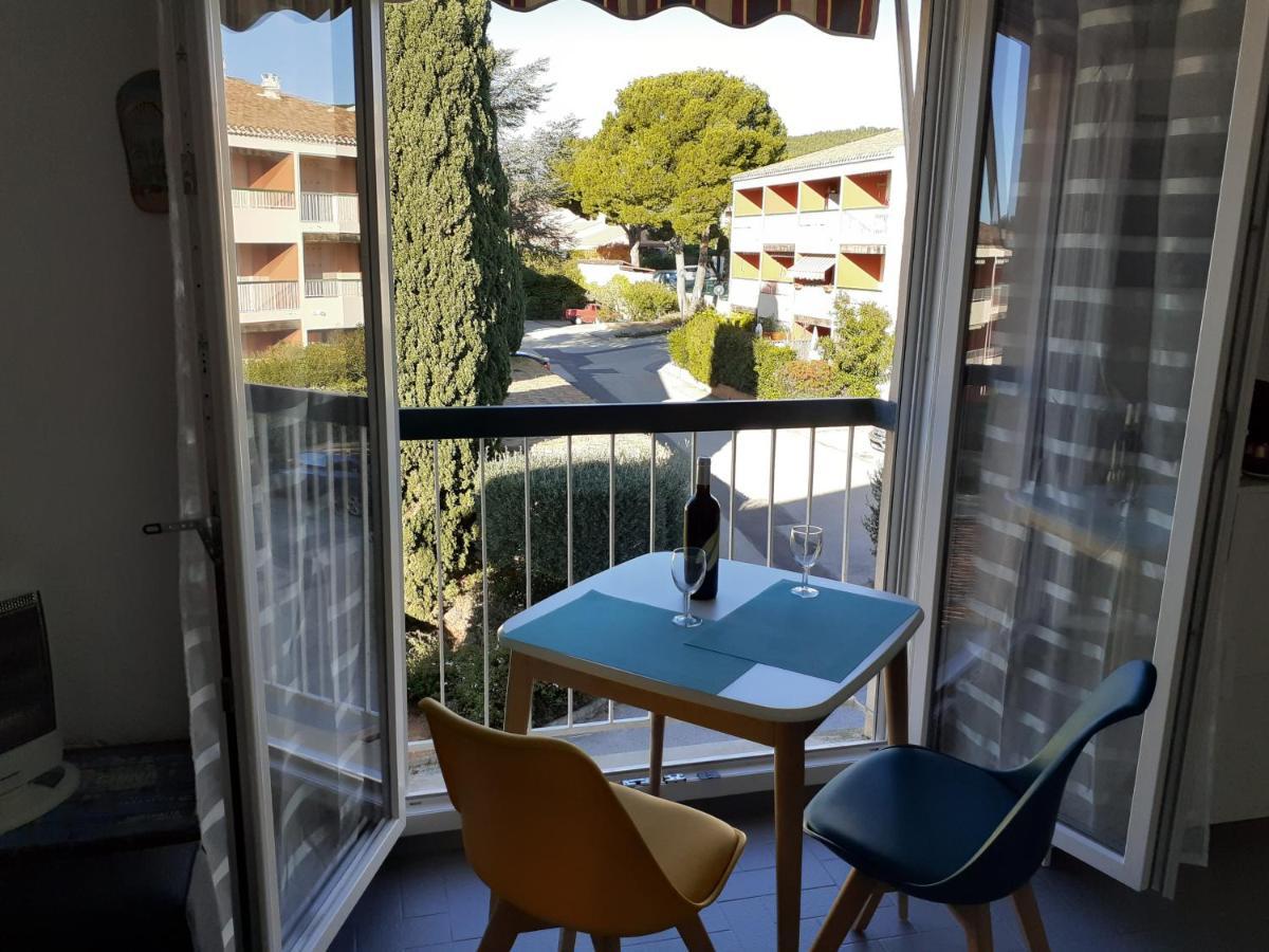 Bandol Nature Et Loisirs: Parking/ Piscine Exteriör bild