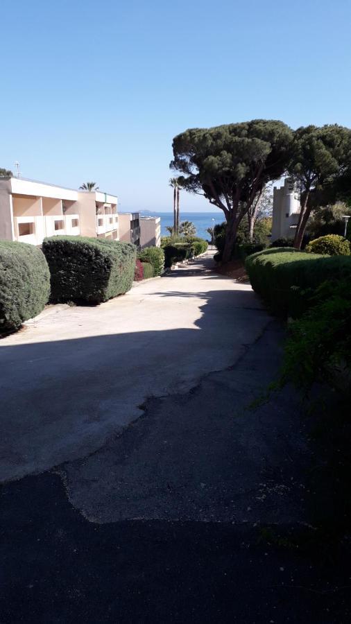 Bandol Nature Et Loisirs: Parking/ Piscine Exteriör bild